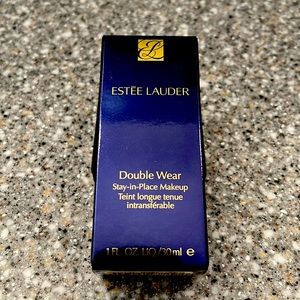 NIB. Estee Lauder Double Wear Foundation 2N1 Desert Beige